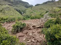 sat-lo-san-phang-mot-lang-o-darfur.jpg