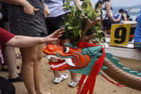 chum-anh-le-hoi-dua-thuyen-rong-o-hong-kong-0505-017.jpg