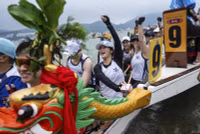 chum-anh-le-hoi-dua-thuyen-rong-o-hong-kong-0505-01.jpg