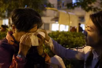 hong-kong-tuong-niem-nan-nhan-sau-tham-kich-chay-chung-cu-gay-chan-dong-5.jpg