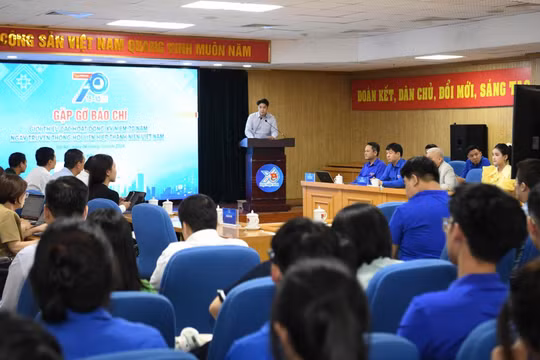 Quang cảnh buổi họp báo.