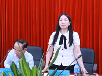 Bà Lê Thị Hằng - Phó Cục trưởng Cục Giáo dục nghề nghiệp và Giáo dục thường xuyên phát biểu tại hội thảo.