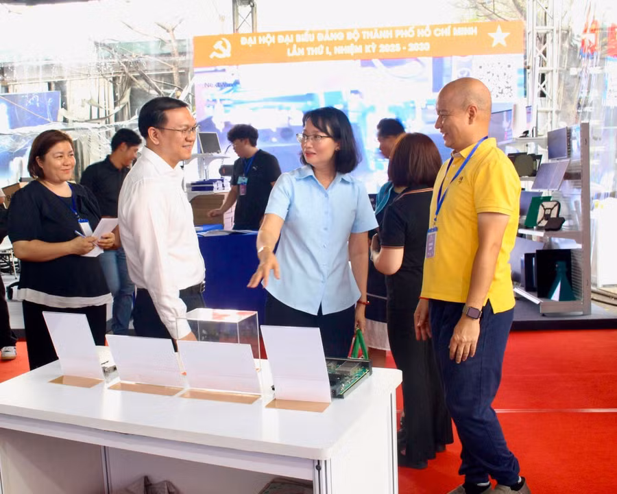 trien-lam-dang-bo-1.jpg