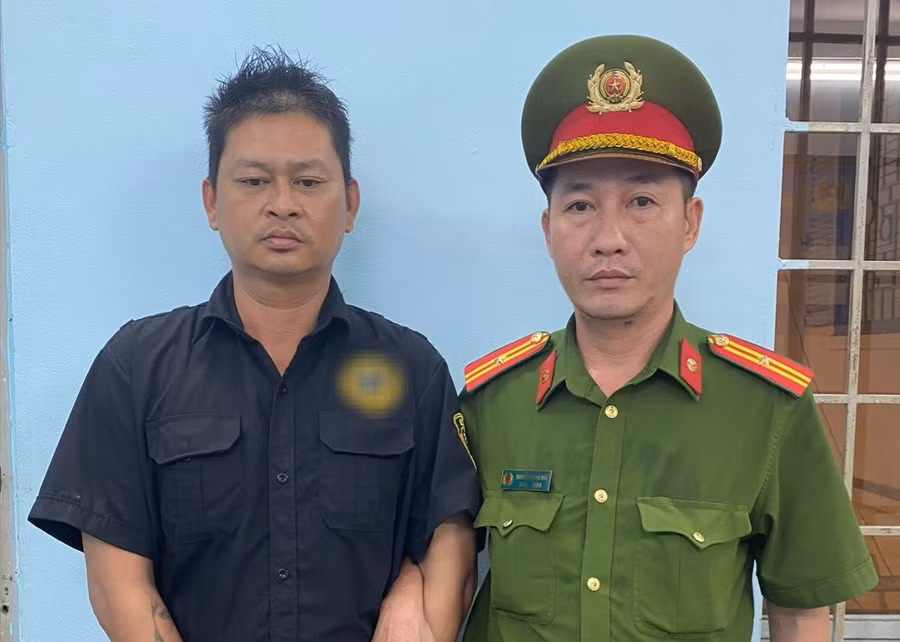 Nguyễn Thanh Sơn khi bị tạm giữ. (Ảnh: Công an TPHCM).