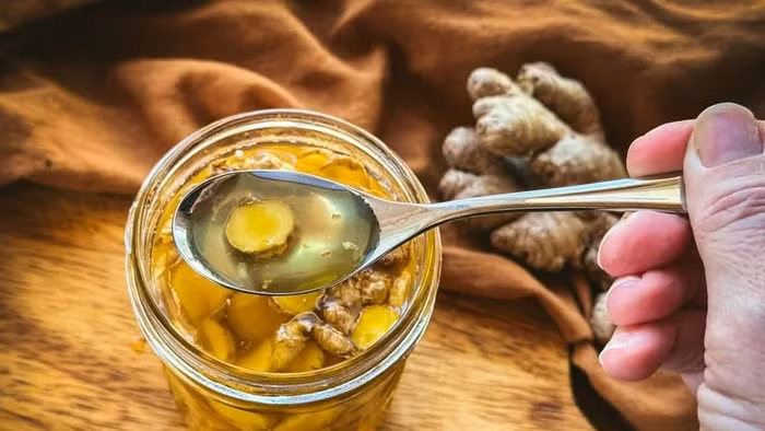 Tác dụng bất ngờ của lọ gừng nướng ngâm mật ong khi trời trở lạnh