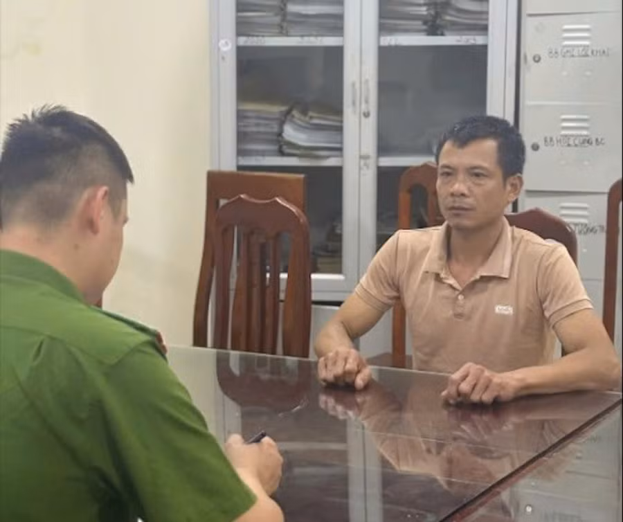 Nguyễn Văn Tùy tại Cơ quan Công an. Ảnh: Công an tỉnh Hưng Yên