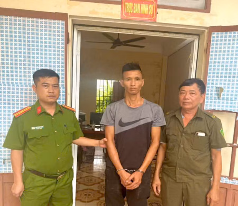 Đào Xuân Hải ra đầu thú tại Cơ quan Công an. Ảnh: Công an tỉnh Hưng Yên