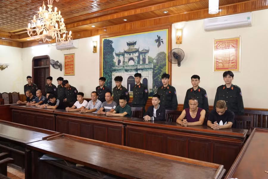 Các đối tượng bị bắt giữ. Ảnh Công an Hưng Yên