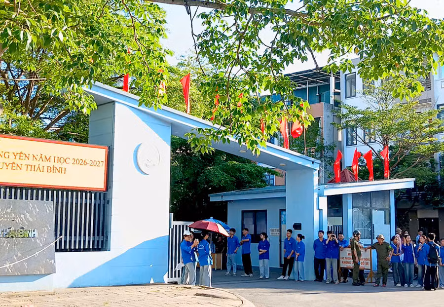Trường THPT chuyên Thái Bình tuyển 525 học sinh ở 12 môn chuyên với tổng số 1.203 thí sinh đăng ký dự thi.