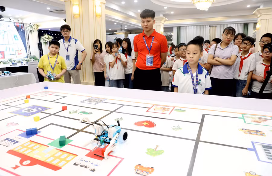 Màn tranh tài đầy kịch tính giữa các đội.