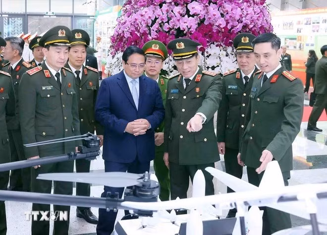 xay-dung-luc-luong-cong-an-nhan-dan-chinh-quy-tinh-nhue-hien-dai-2.jpg