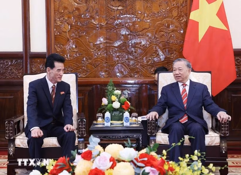 Tong-Bi-thu,-Chu-tich-nuoc-To-Lam-tiep-Dai-su-cac-nuoc-trinh-Quoc-thu-27.jpg