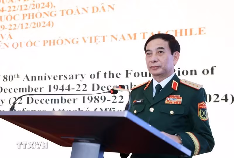 chu-tich-nuoc-du-le-ky-niem-80-nam-thanh-lap-quan-doi-nhan-dan-viet-nam-o-chile7.jpg