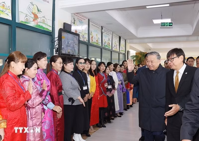 tong-bi-thu-chu-tich-nuoc-tham-truong-mang-ten-chu-tich-ho-chi-minh-tai-mong-co06.jpg