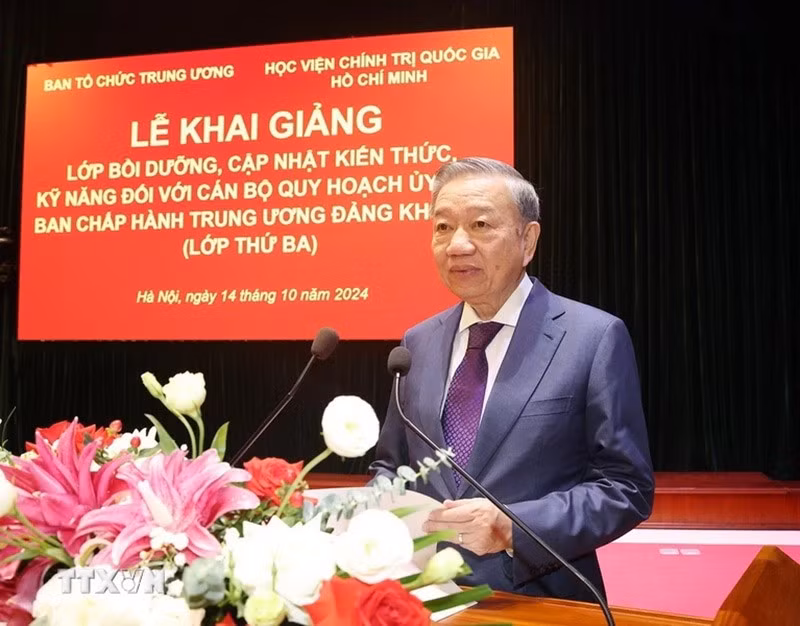 le-khai-giang-lop-boi-duong-can-bo-quy-hoach-uy-vien-bch-tw-dang-khoa-xiv05-8665.jpg