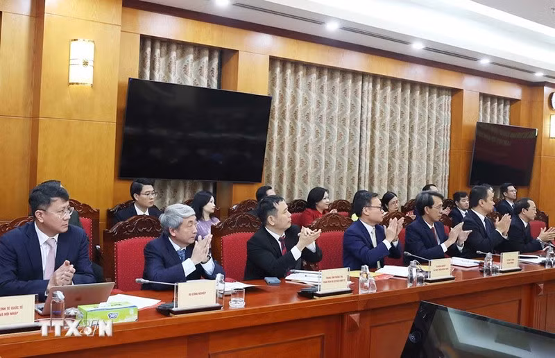 tong-bi-thu-to-lam-lam-viec-voi-ban-kinh-te-trung-uong-15.jpg