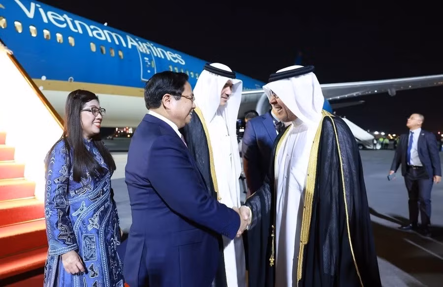 hinh-anh-thu-tuong-va-phu-nhan-toi-san-bay-doha-bat-dau-tham-chinh-thuc-qatar-3.jpg