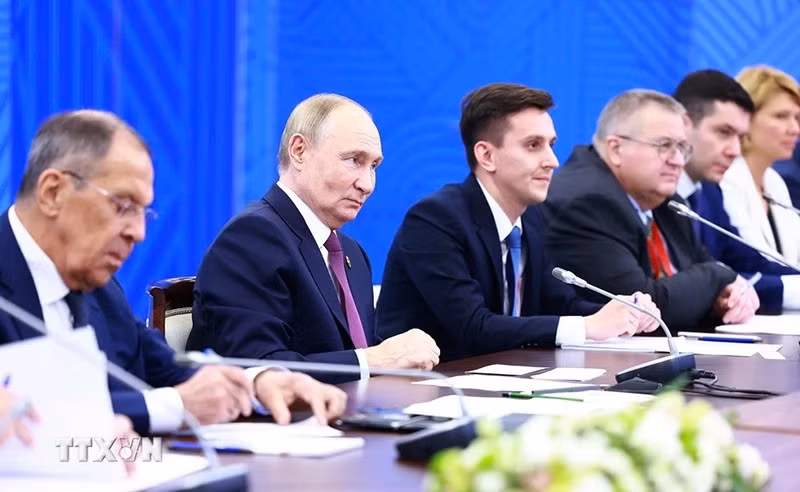 thu-tuong-pham-minh-chinh-hoi-dam-voi-tong-thong-nga-vladimir-putin-04-2544-3680.jpg