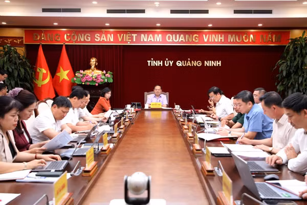 Ông Quản Minh Cường, Bí thư Tỉnh ủy Quảng Ninh chủ trì và kết luận hội nghị.