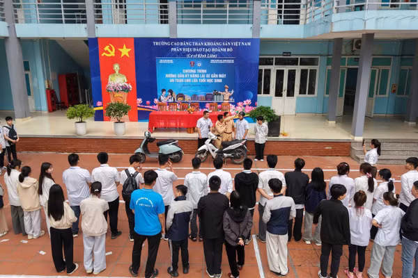 Quang cảnh buổi tuyên truyền.