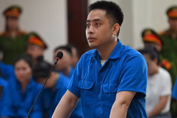 Bị cáo Bùi Đình Khánh tại phiên tòa. Ảnh: Phạm Công