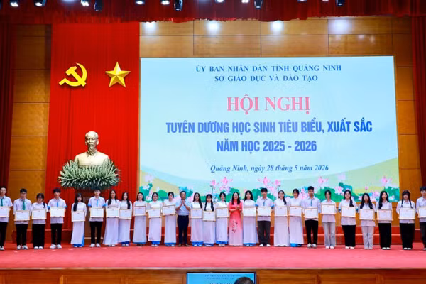 Quảng Ninh tuyên dương học sinh tiêu biểu, xuất sắc