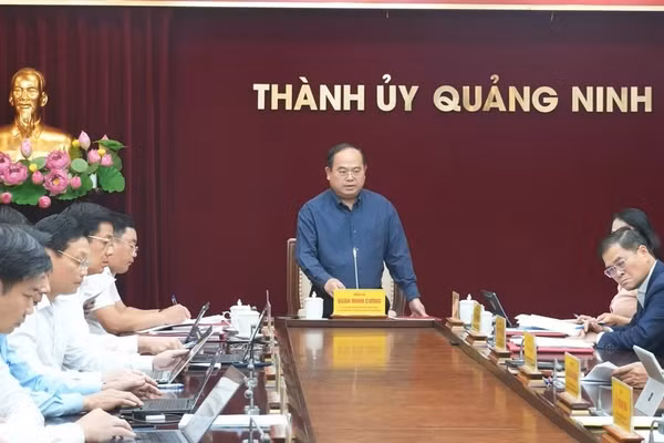 Ông Quản Minh Cường, Bí thư Thành ủy Quảng Ninh kết luận hội nghị.