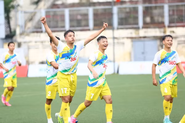 Một trận đấu tại giải.