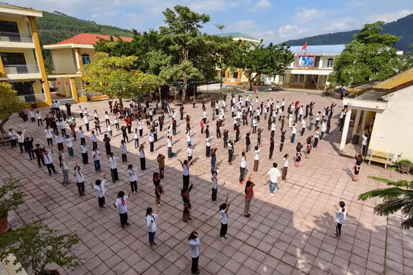Trường TH&THCS Đồng Văn, xã miền núi Hoành Mô (Quảng Ninh).