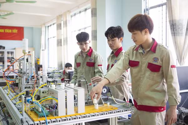Sinh viên Trường Cao đẳng Công nghệ cao Hà Nội. Ảnh: ITN.