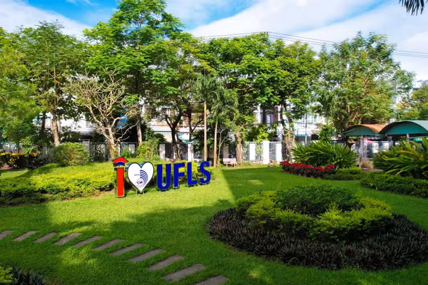 Khuôn viên Trường Đại học Ngoại ngữ, Đại học Đà Nẵng.