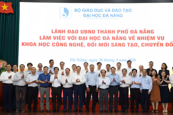 Lãnh đạo UBND thành phố Đà Nẵng làm việc với Đại học Đà Nẵng về nhiệm vụ khoa học công nghệ, đổi mới sáng tạo, chuyển đổi số.