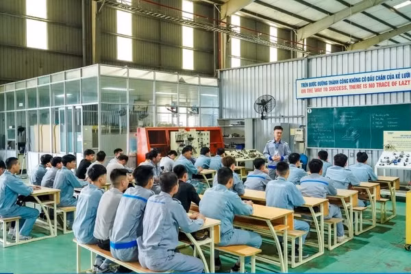Trường Cao đẳng Thaco đào tạo nghề bám sát thực tiễn sản xuất tại các nhà máy. Ảnh: NTCC. 