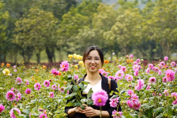 Tác giả Vũ Thị Minh - Phóng viên Báo Cựu chiến binh Việt Nam. Ảnh: NVCC