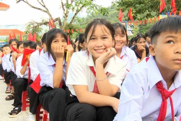 Học sinh Trường Phổ thông dân tộc nội trú THCS&THPT Nam Trà My (Đà Nẵng) . Ảnh: (Thông tin xã Nam Trà My)