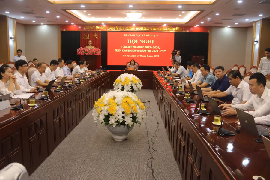 Toàn cảnh Hội nghị trực tuyến tại điểm cầu tỉnh Sơn La.