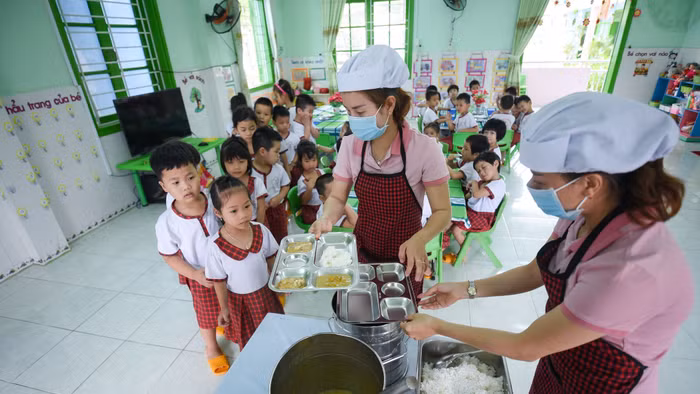 Thể chế, tiêu chuẩn hóa là một trong những nội dung quan trọng nhất để các hoạt động dinh dưỡng học đường triển khai đồng bộ, hiệu quả.