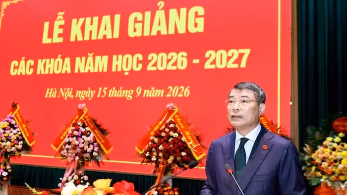 Thủ tướng Lê Minh Hưng phát biểu tại Lễ khai giảng các khóa năm học 2026-2027 của Học viện Quốc phòng. (Ảnh: Dương Giang/TTXVN)
