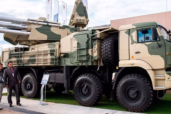 Hệ thống Pantsir mới dùng được nhiều loại tên lửa được đưa vào trực chiến