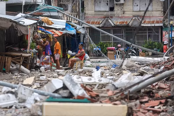 Philippines chạy đua cứu nạn nhân động đất, ít nhất 69 người thiệt mạng