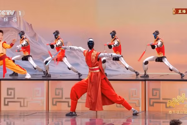 Robot múa túy quyền với côn nhị khúc gây sốc Gala Xuân