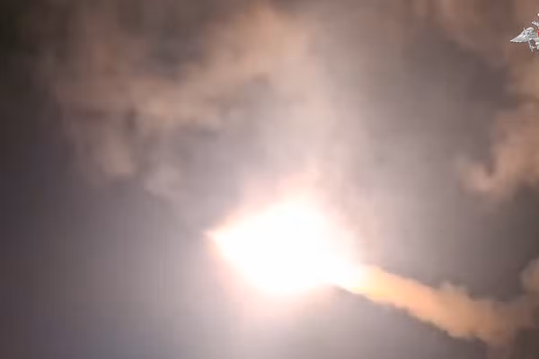 Hệ thống Pantsir-S khai hỏa, Nga tập kích điểm đóng quân, phá hủy 88 xe quân sự của Ukraine