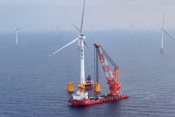 Trung Quốc lắp turbine điện gió nổi ngoài khơi lớn nhất thế giới