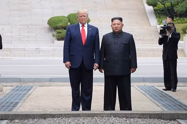 Tổng thống Mỹ Donald Trump và nhà lãnh đạo Triều Tiên Kim Jong-un.