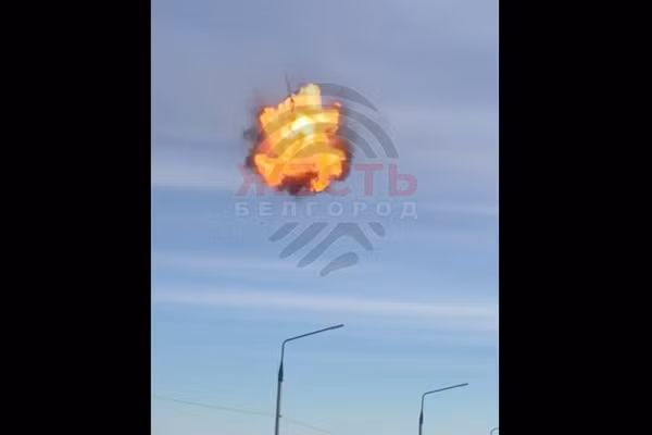 Đòn tấn công quy mô lớn thiêu rụi loạt radar phản pháo, kho UAV