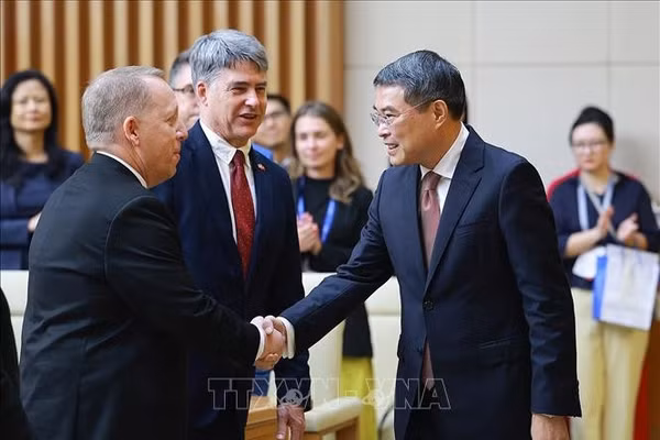 Thủ tướng Lê Minh Hưng tiếp và làm việc với Đoàn doanh nghiệp cấp cao Hội đồng Kinh doanh Hoa Kỳ - ASEAN (USABC). Ảnh: Dương Giang/TTXVN