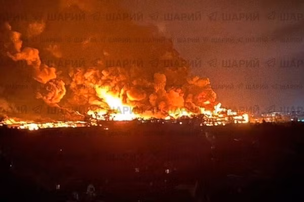 Hàng chục tên lửa dội xuống Kiev trong đợt tập kích rạng sáng
