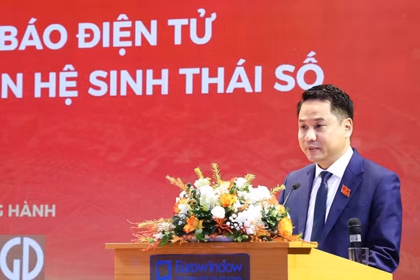 Tổng Biên tập Trương Thành Trung phát biểu tại Lễ ra mắt giao diện mới và hệ sinh thái số Báo Đại đoàn kết ngày 14/11.