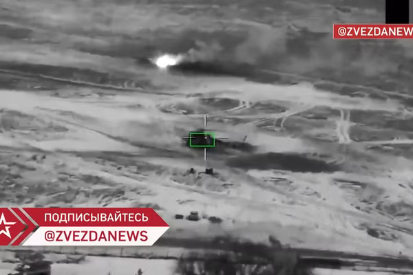Công bố video drone Geranium giáng đòn trúng 2 trực thăng Mi-24 và Mi-8