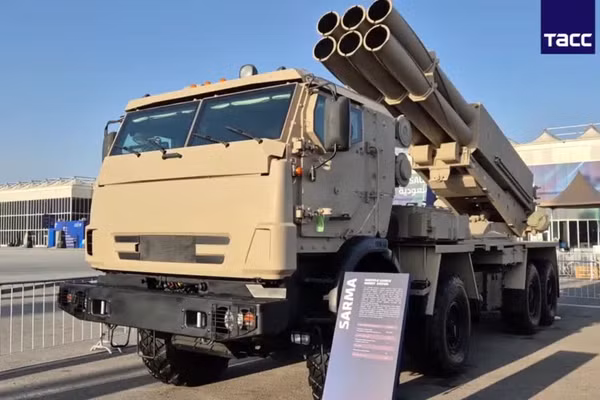 Hệ thống Sarma 300mm và xe chiến đấu BTR-22 lần đầu ra mắt quốc tế
